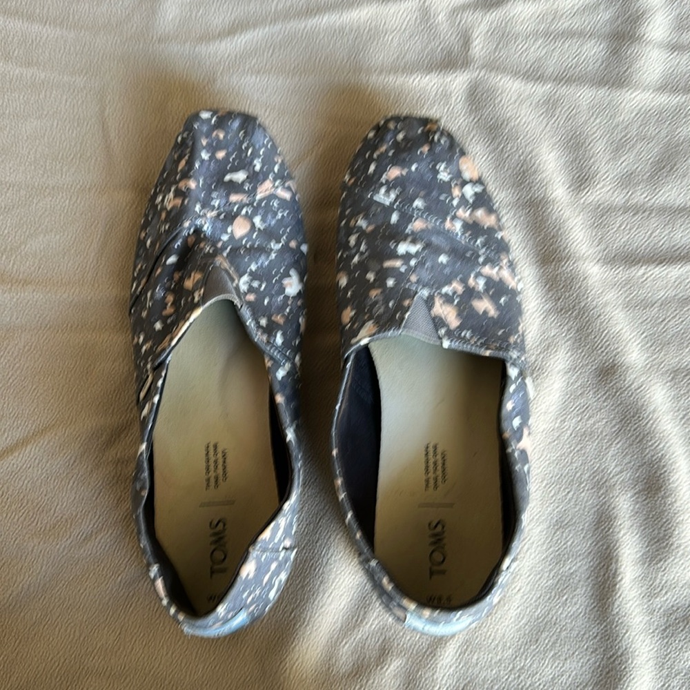 Toms. Womens flats